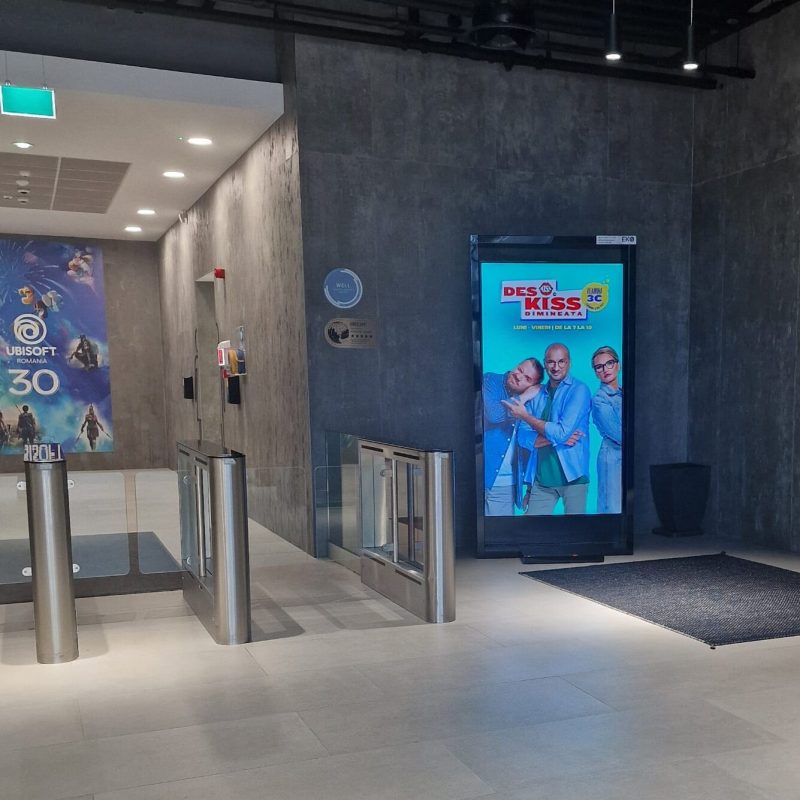 Reteaua Digitala DOOH Indoor - J8 UBISOFT | CLADIRE STANGA, LOBBY Reteaua Digitala DOOH Indoor - J8 UBISOFT | CLADIRE STANGA, LOBBY